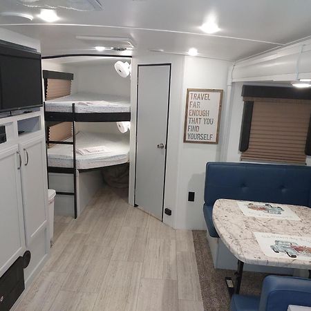 דירות טאמפה The Torres' Camper Experience! מראה חיצוני תמונה