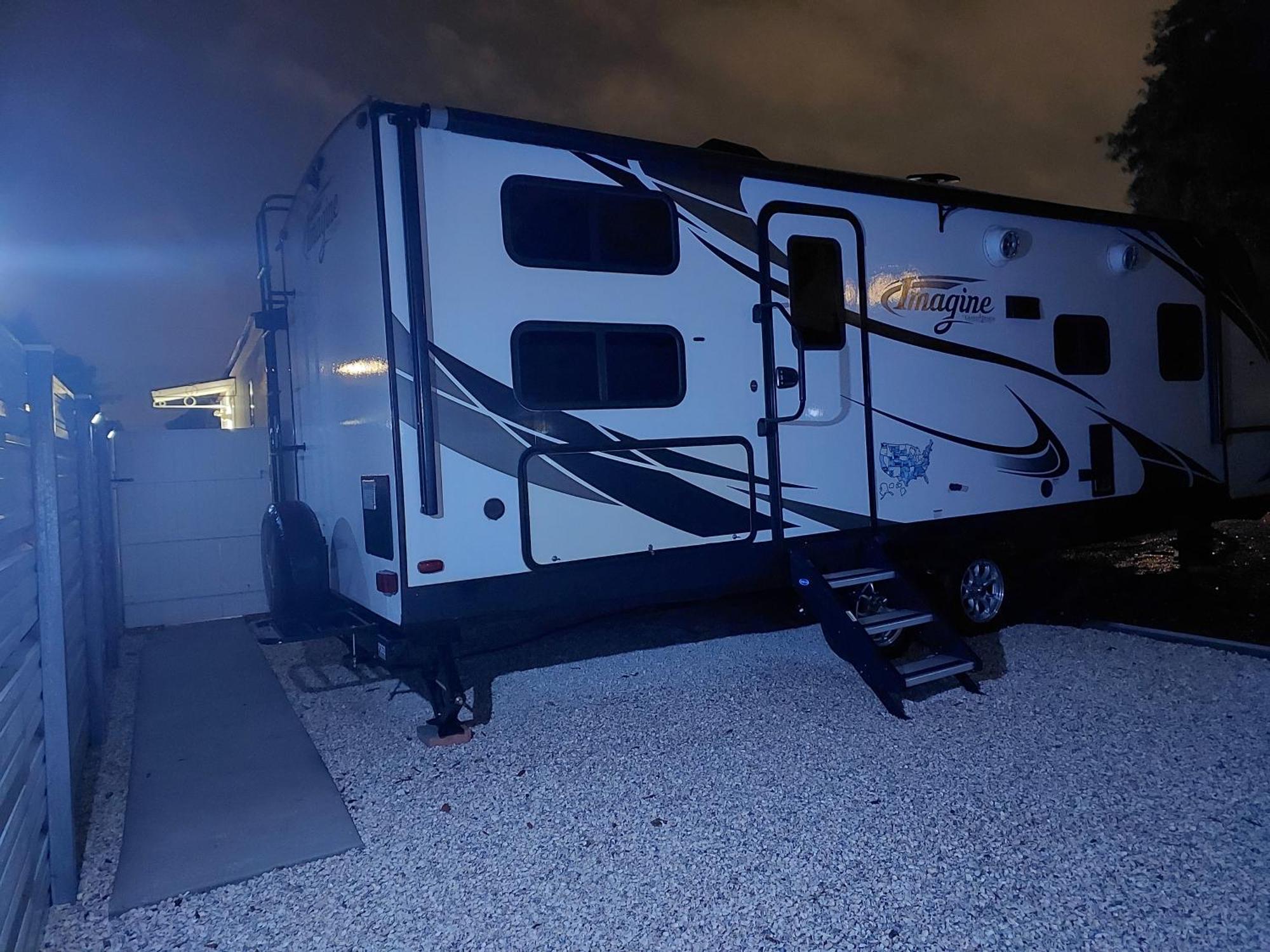 דירות טאמפה The Torres' Camper Experience! מראה חיצוני תמונה